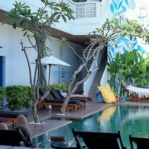 Hostel Dip & Doze Living, Canggu